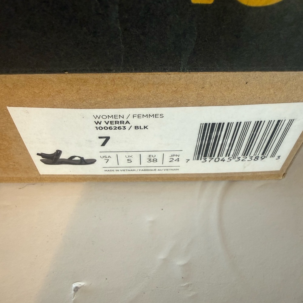 Teva Black and Gray Adjustable‎ Strap Sandals - Picture 6 of 7